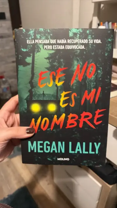 Libro 'Ese No Es Mi Nombre' de Megan Lally - miniatura 1