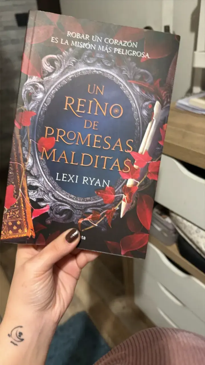 Libro 'Un Reino de Promesas Malditas' de Lexi Ryan - 1