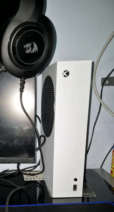 Consola Xbox Series S + Gamer Sir G7 - miniatura 1