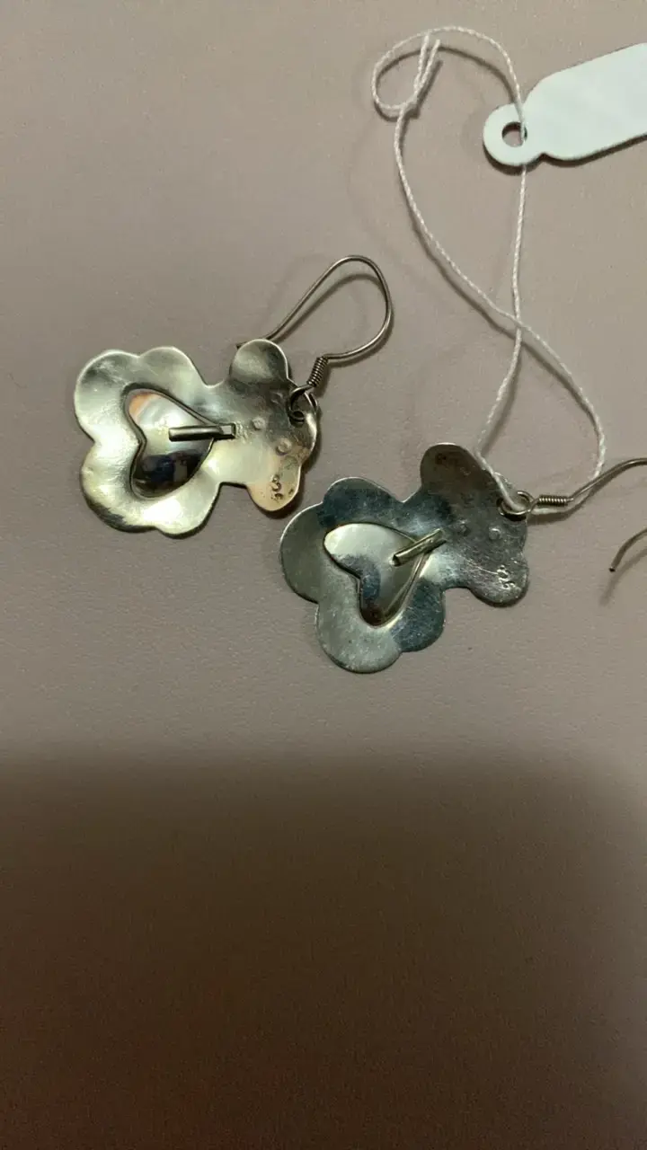 Aros de plata con diseño de osito y corazón - 3