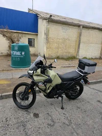 Moto Kawasaki KLR 650 Adventure Verde - miniatura 1