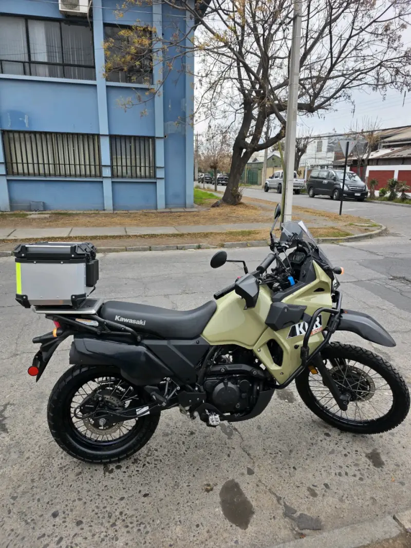 Moto Kawasaki KLR 650 Adventure Verde - 4