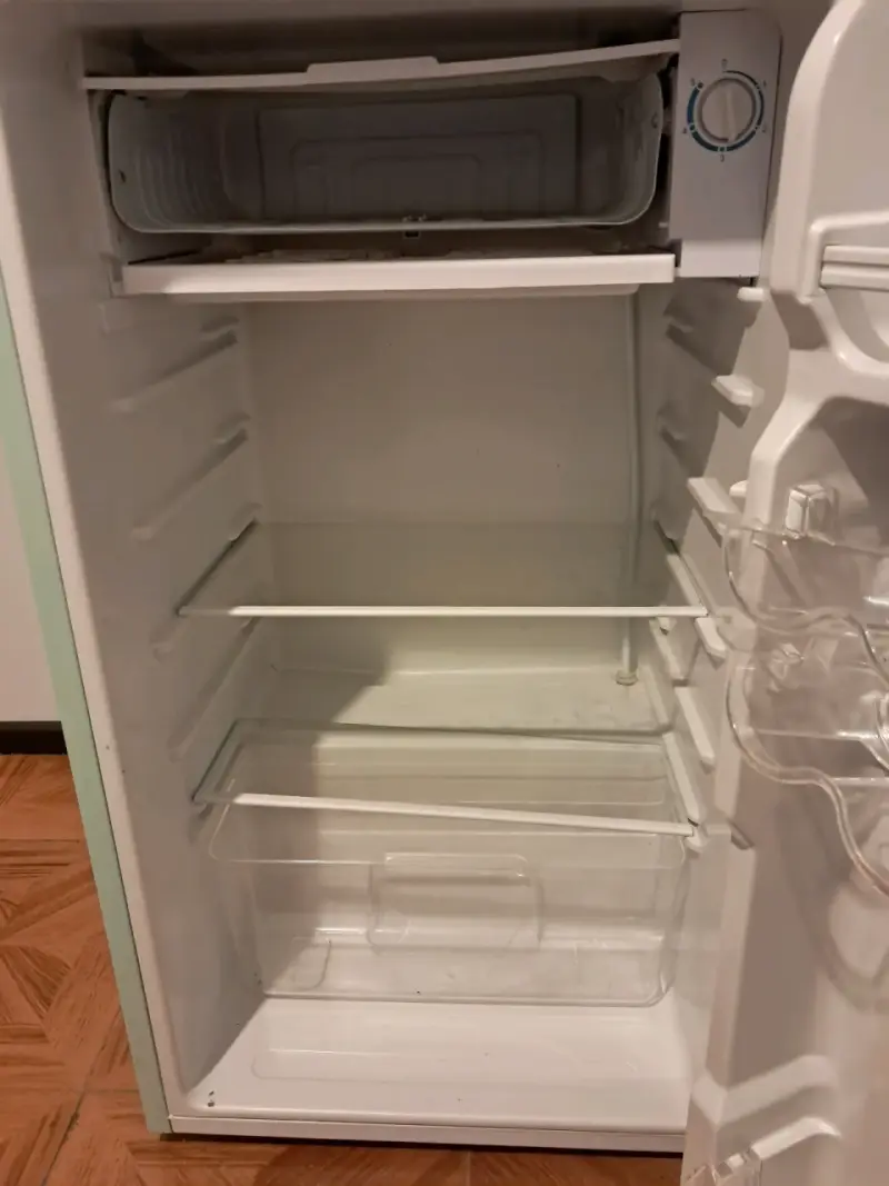 Refrigerador compacto Libero A+ con abridor de botellas - 3