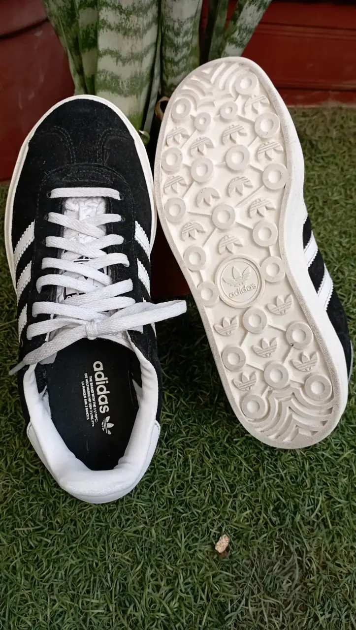 Zapatillas Adidas Gazelle N°36,5 negras y blancas - 2