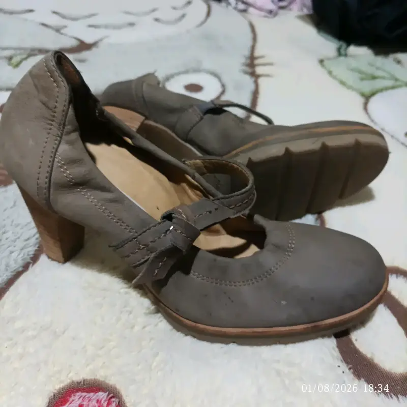 Zapatos de tacón marrón con correa - 3