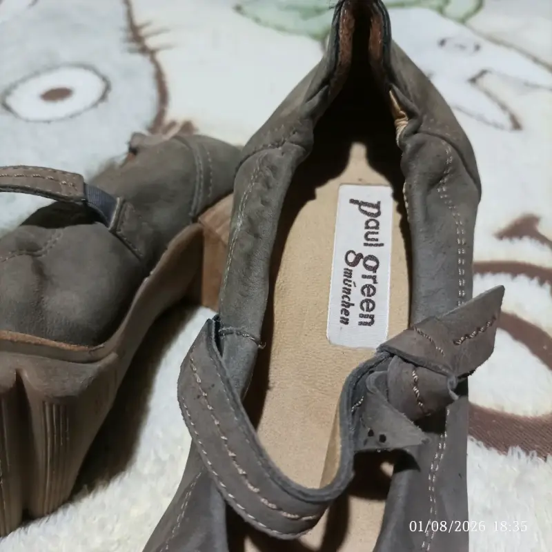 Zapatos de tacón marrón con correa - 5