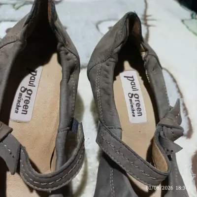 Zapatos de tacón marrón con correa - miniatura 6