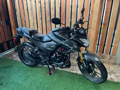 Moto Honda CB190R gris como nueva - miniatura 1