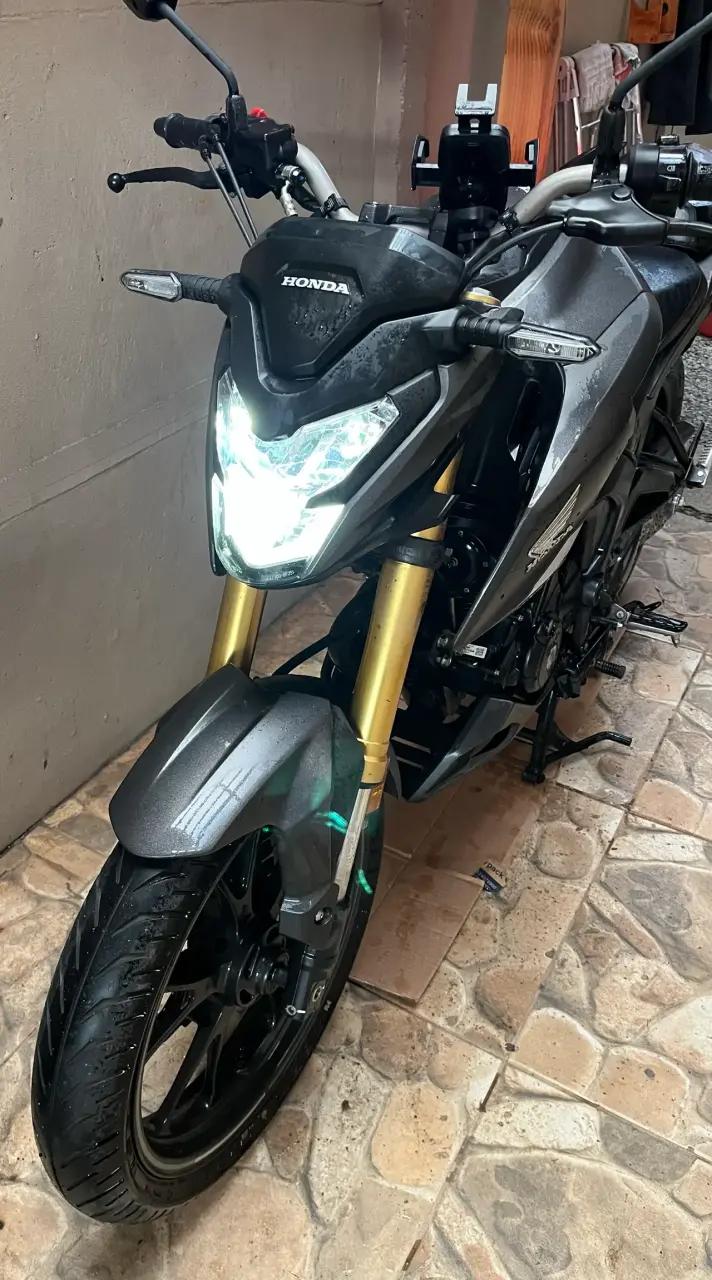 Moto Honda CB190R gris como nueva - 4