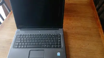 Notebook Compaq Presario con Intel Celeron - miniatura 1