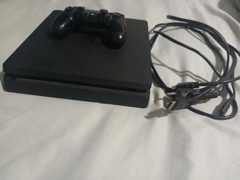 Consola PlayStation 4 Slim con control y cables - 2