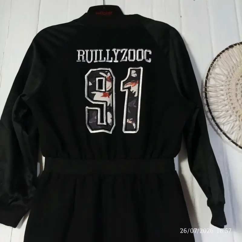 Vestido negro con cierre frontal - 5