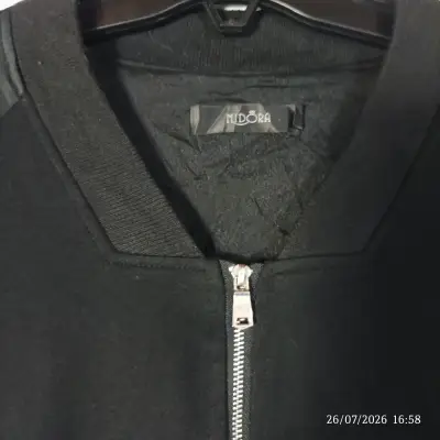 Vestido negro con cierre frontal - miniatura 6