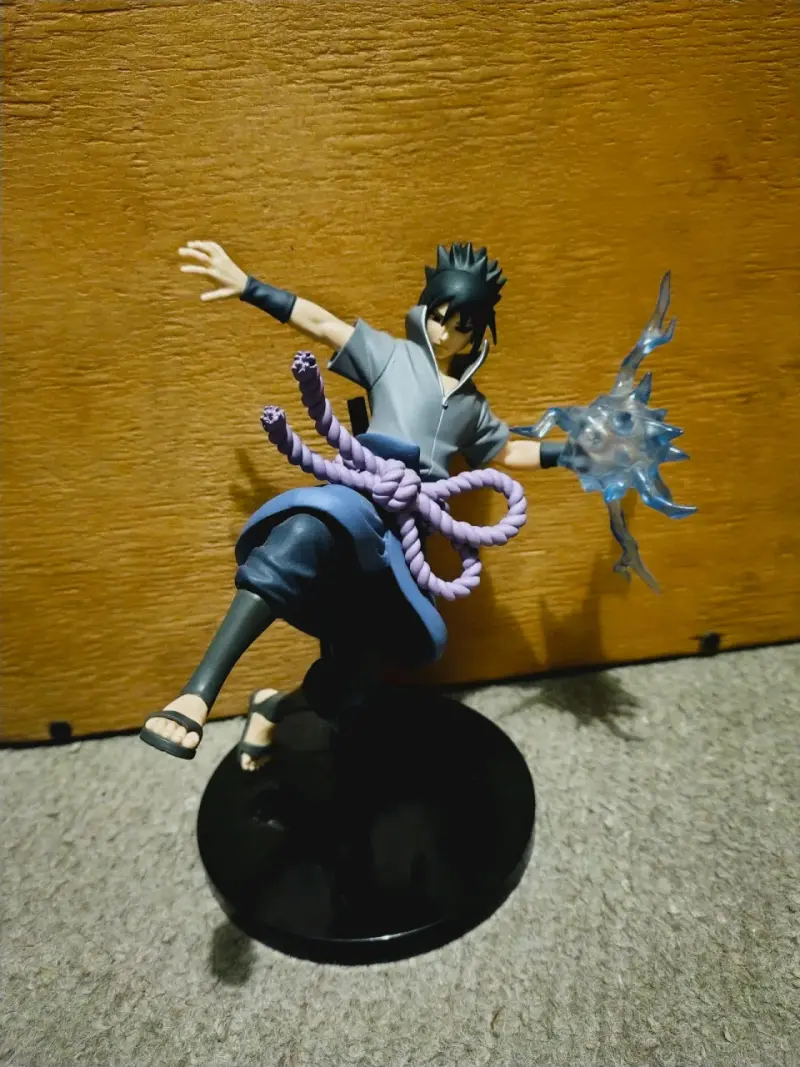 Figura de Sasuke Uchiha Naruto 20 Aniversario - 2