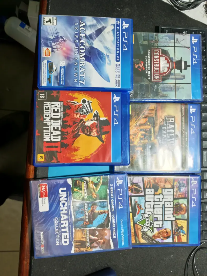 Consola PS4 Slim 1 tera,con juegos y dos controles - 3