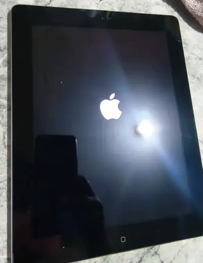 iPad 4ª generación con cuenta iCloud (repuesto) - miniatura 1