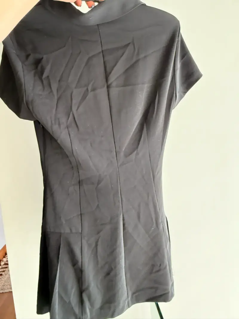 Vestido negro corto de Zara con botones - 3