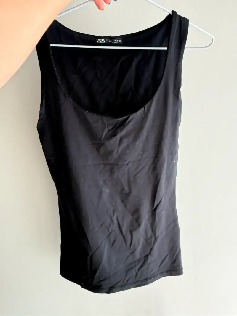 Polera sin mangas negra Zara - 1