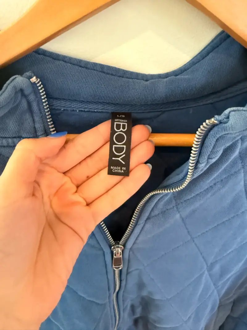 Chaqueta azul acolchada con cierre para mujer - 2