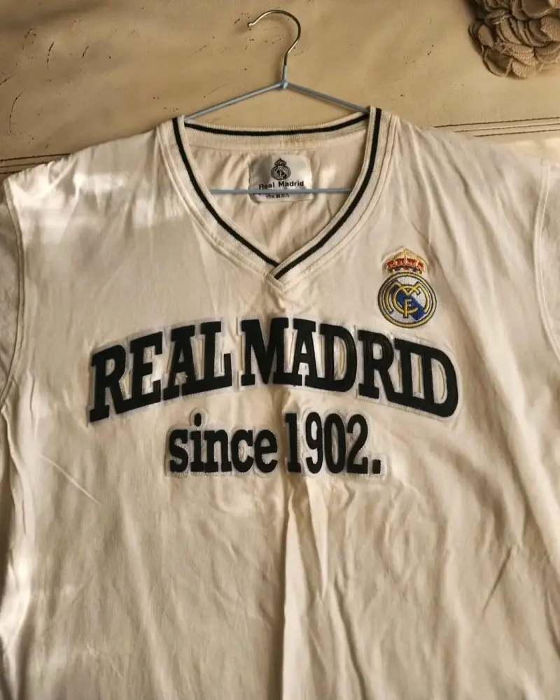 Polera Real Madrid blanca talla L - 1