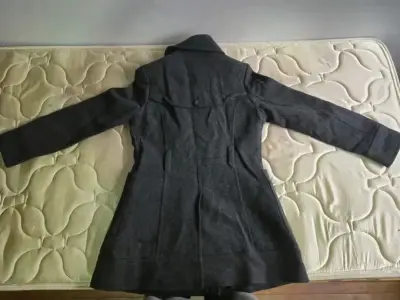 Abrigo gris oscuro H&M para mujer - miniatura 3