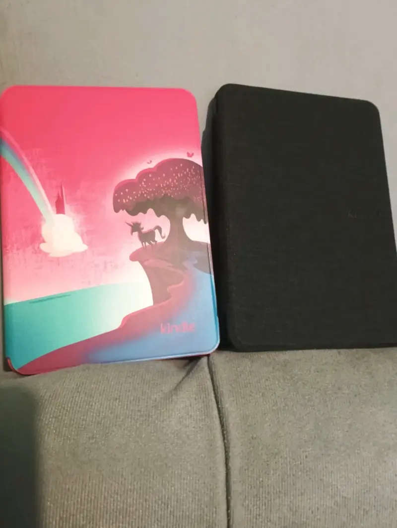 Kindle Kids Edition con funda y cargador - 4
