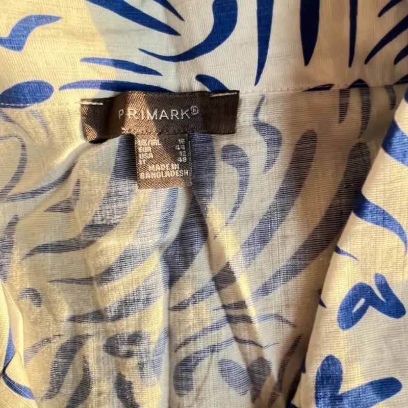 Camisa de verano estampada azul y blanca Primark - 2