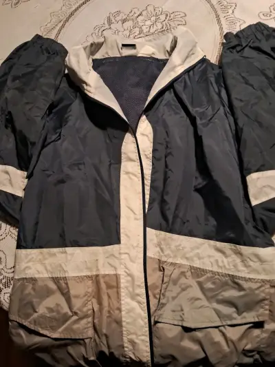 Chaqueta impermeable bicolor para hombre - miniatura 1