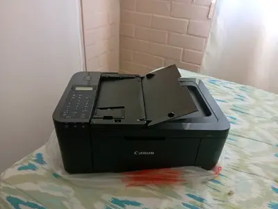 Impresora multifuncional Canon TR4527 en buen estado - miniatura 1