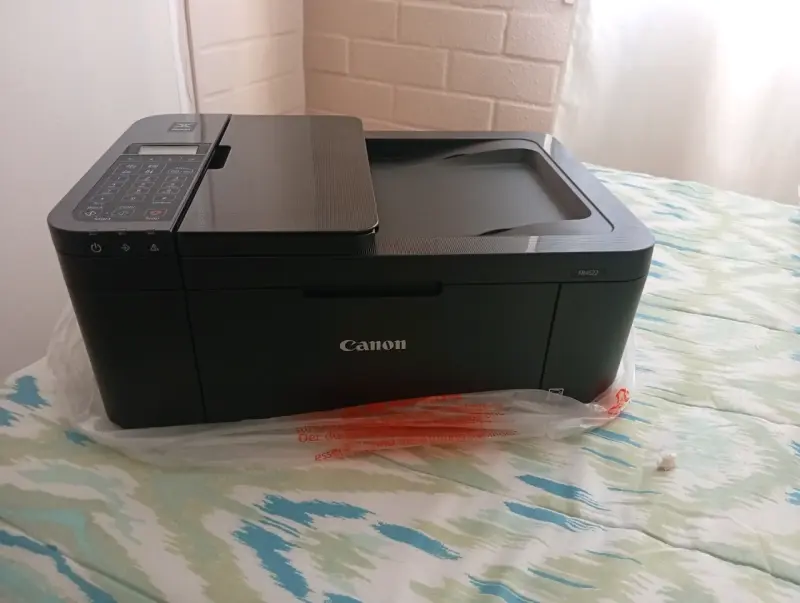 Impresora multifuncional Canon TR4527 en buen estado - 2