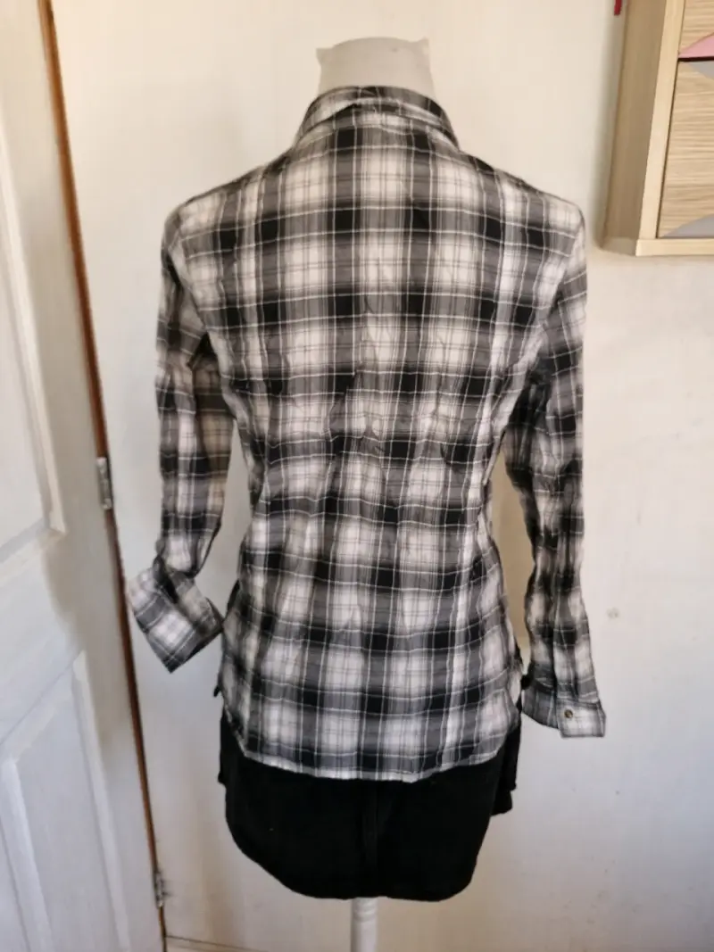 Camisa de mujer a cuadros blanco y negro - 3
