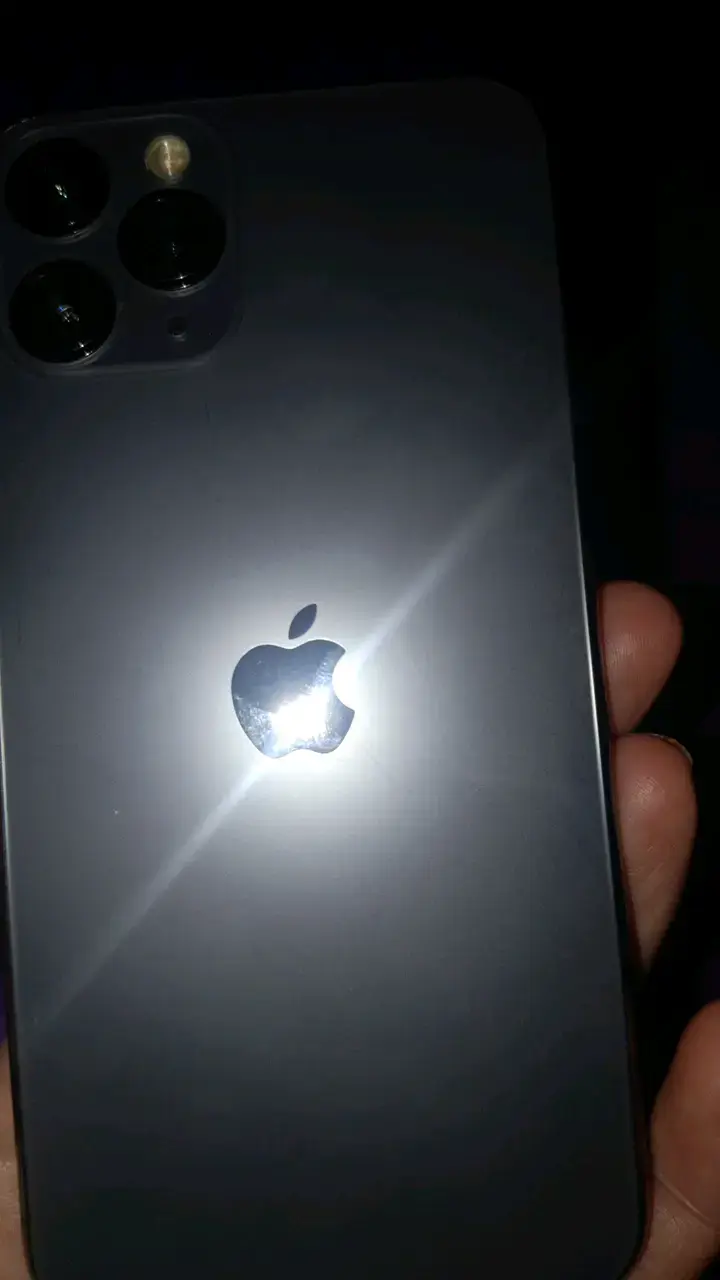 iPhone 11 Pro en buen estado - 3