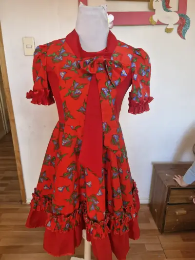 Vestido rojo floral con lazo y volantes - miniatura 1