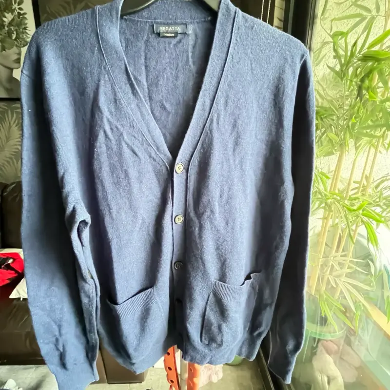 Cardigan azul marino de lana Regatta