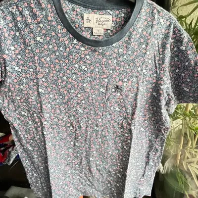 Polera estampada floral Penguin para hombre - miniatura 2
