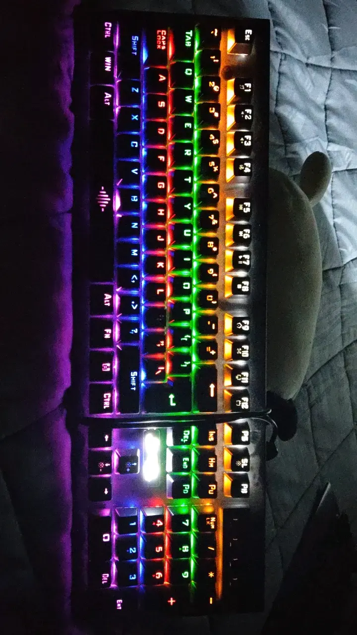 Teclado mecánico retroiluminado RGB para gaming - 2