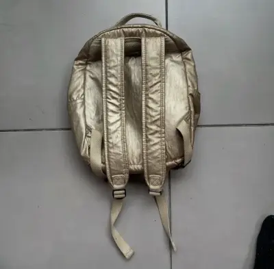 Mochila dorada Kipling/Modelo Seoul S - miniatura 2