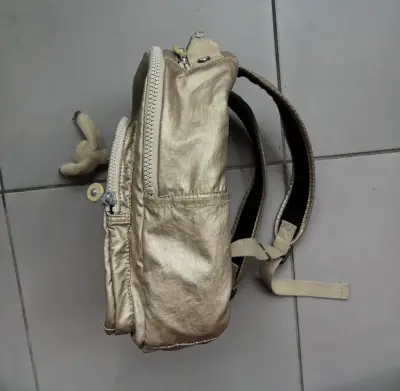 Mochila dorada Kipling/Modelo Seoul S - miniatura 4