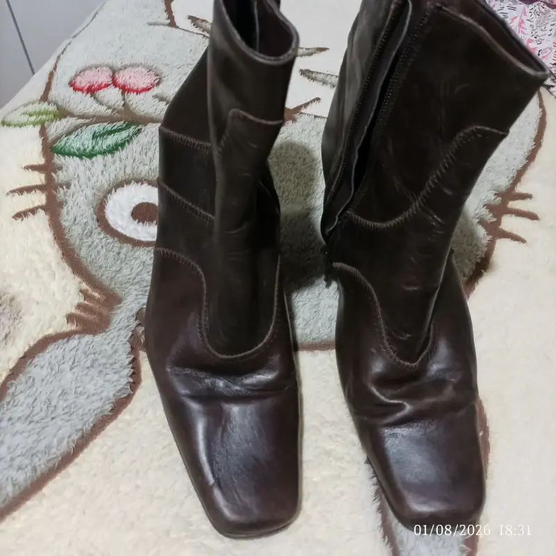 Botines de cuero marrón con tacón alto - 2