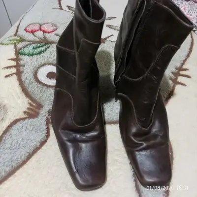 Botines de cuero marrón con tacón alto - miniatura 2