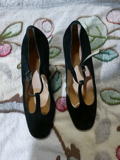 Zapatos de tacón negro de gamuza para mujer - miniatura 1