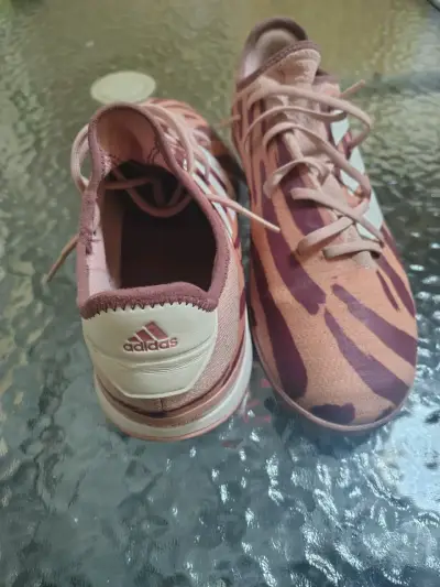 Zapatillas deportivas Adidas con diseño animal print - miniatura 4