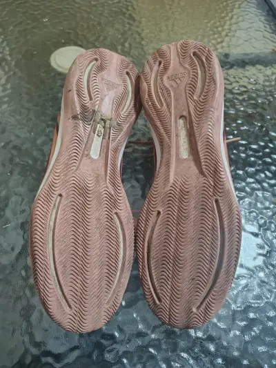 Zapatillas deportivas Adidas con diseño animal print - miniatura 5