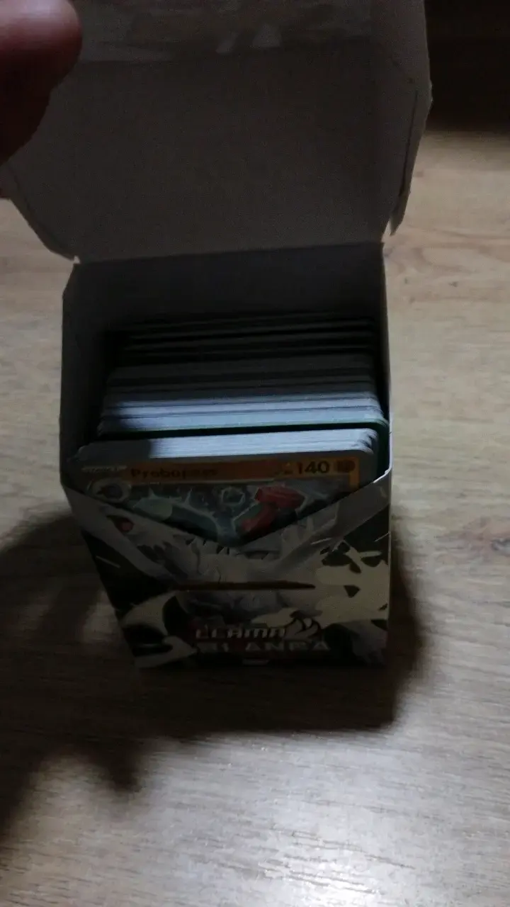 Colección de Cartas Pokémon Variadas - 5