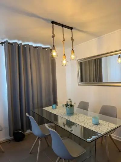 Mesa de Comedor en excelente estado - miniatura 1