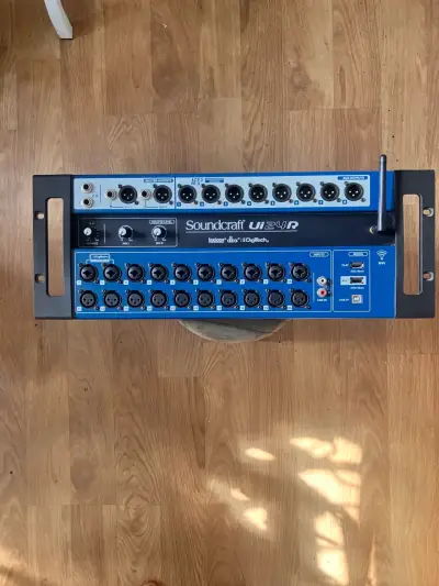 Mezclador Digital Soundcraft Ui24R con WiFi - miniatura 5