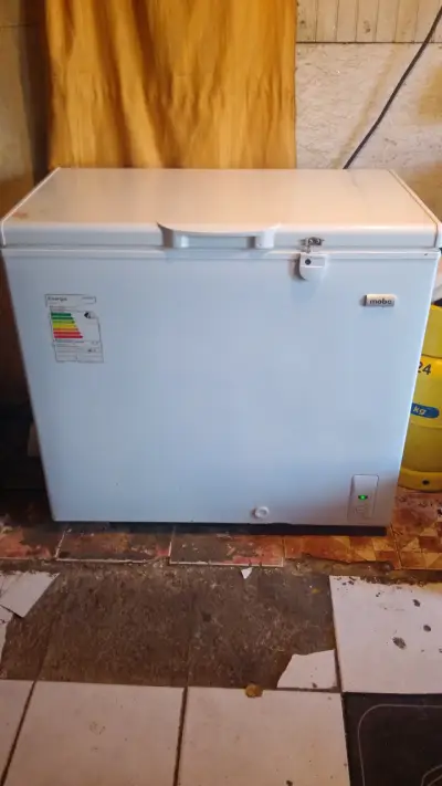 Congelador horizontal Mabe en buen estado - miniatura 1