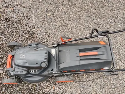 Cortacésped a gasolina Trex con ruedas grandes - miniatura 4