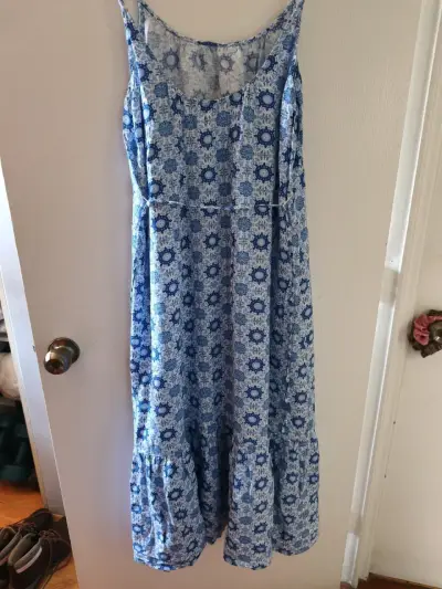 Vestido largo azul con estampado floral - miniatura 1