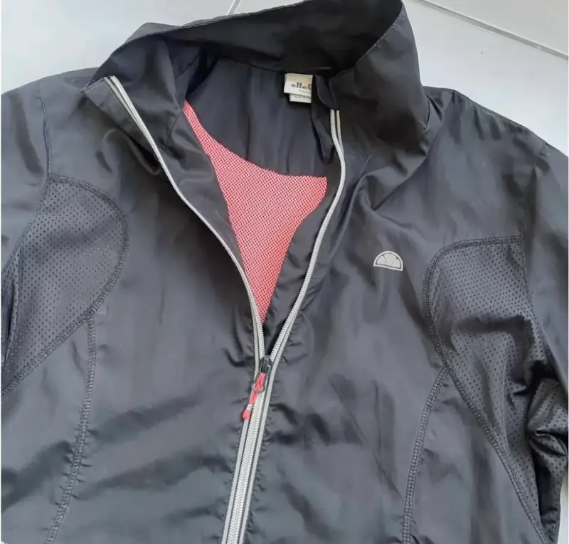 Cortaviento Ellesse negro reflectante - 2